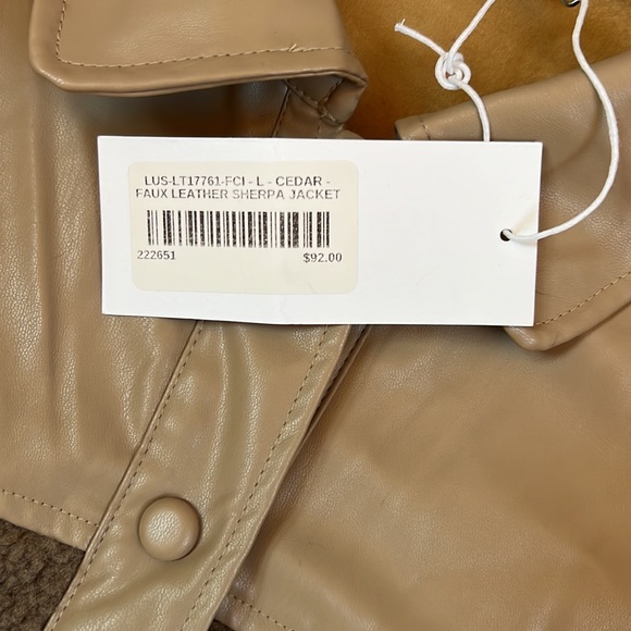 Lush Sherpa Button Front Top Size Large NWT - Picture 5 of 6